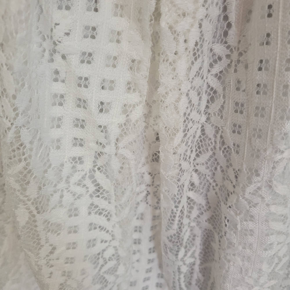 Doe & Rae Lacey Keyhole Top - Picture 3 of 4